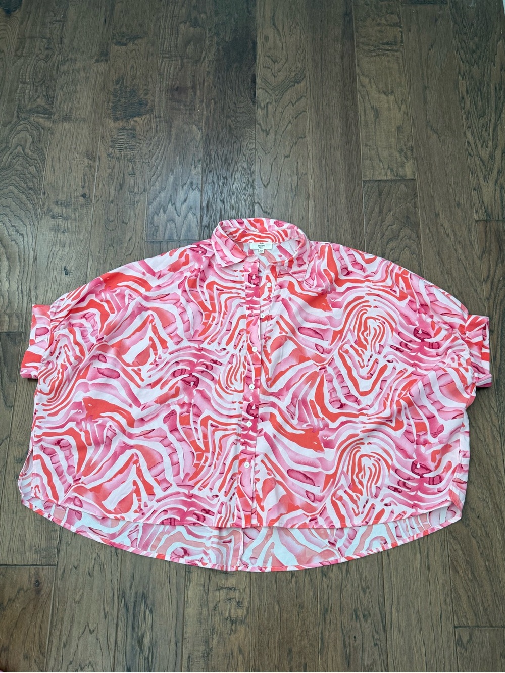 Women’s entro Pink and Coral Wave-Print Button Up size S/M